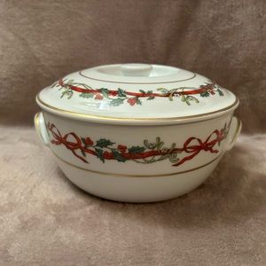 Royal Wercester vintage casserole dish